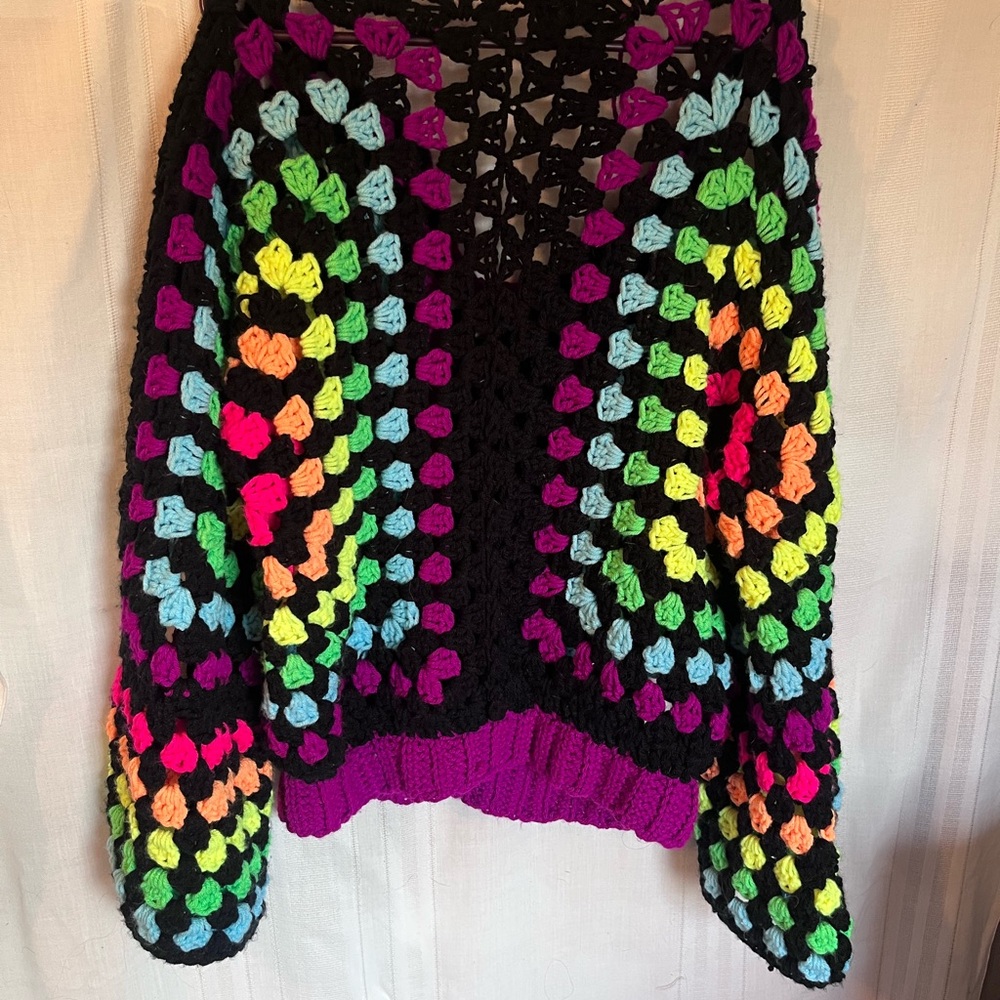 Rainbow Hexi Pullover View 3